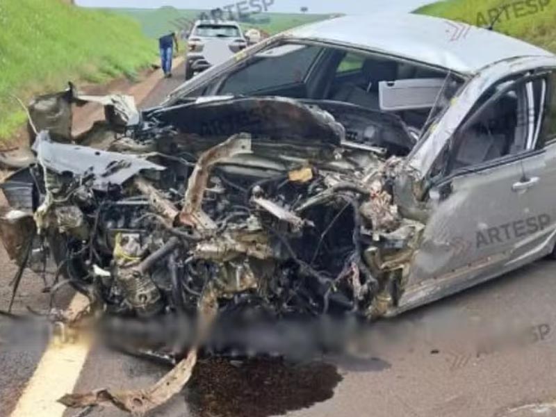 Motorista dorme ao volante e provoca acidente com carreta na Raposo Tavares, em Maracaí