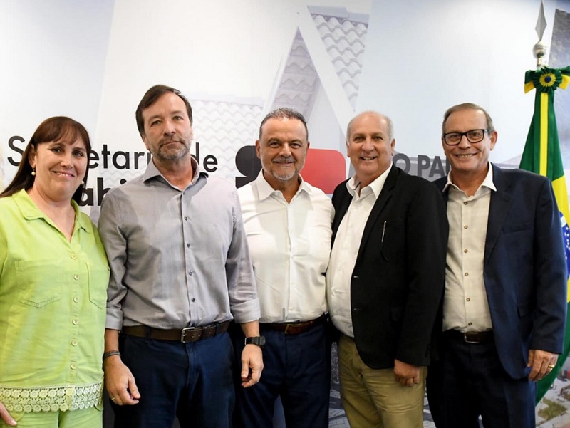 Tarumã busca 50 novas moradias em agenda com o Estado