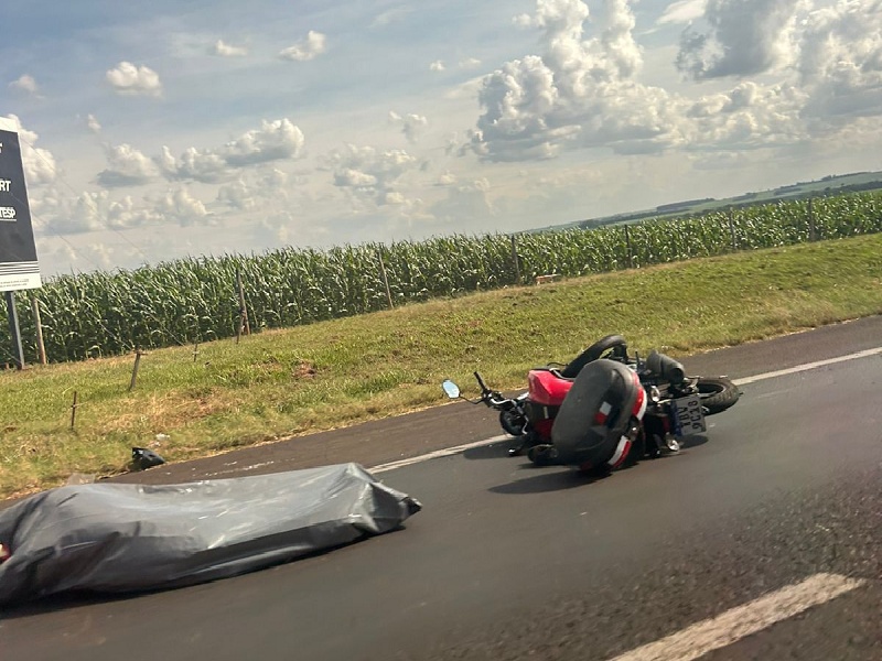 Motociclista morre e jovem fica gravemente ferida em acidente na Raposo Tavares, em Cândido Mota