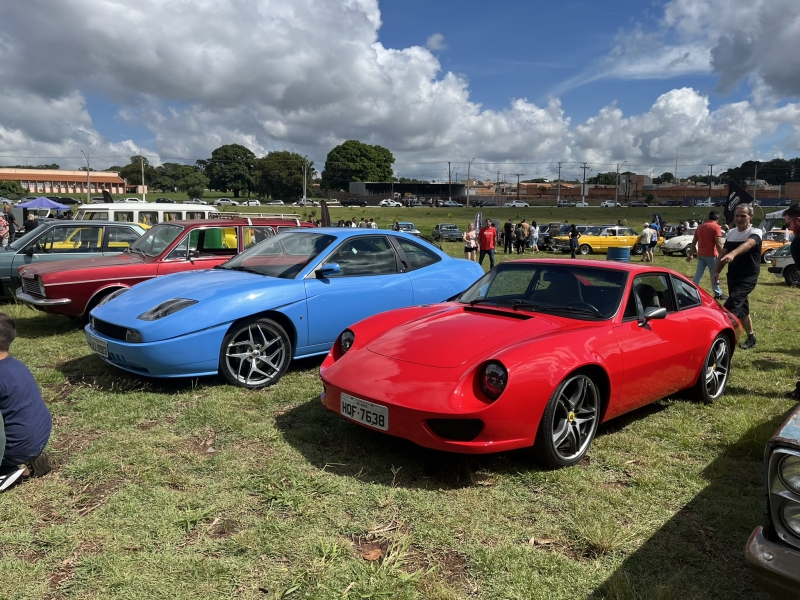Encontro de Carros Antigos segue neste domingo no Parque das Águas, em Assis