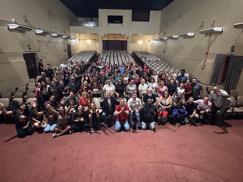 Prefeita Telma se reúne com ADIs e anuncia pagamento dos 33%