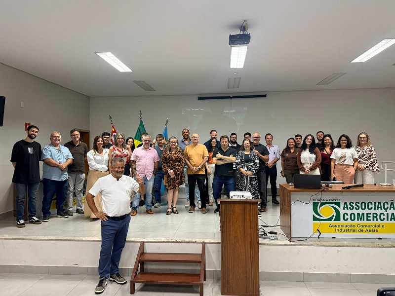 Parceria entre Fomenta Vale e ACIA leva palestra sobre Inteligência Artificial a Assis