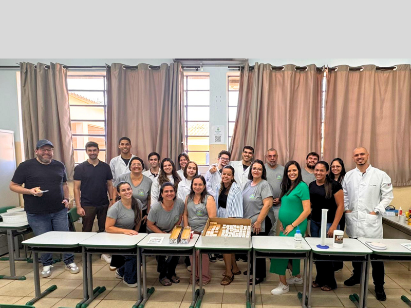 Química da FEMA participa de feira de sustentabilidade em escola municipal de Assis