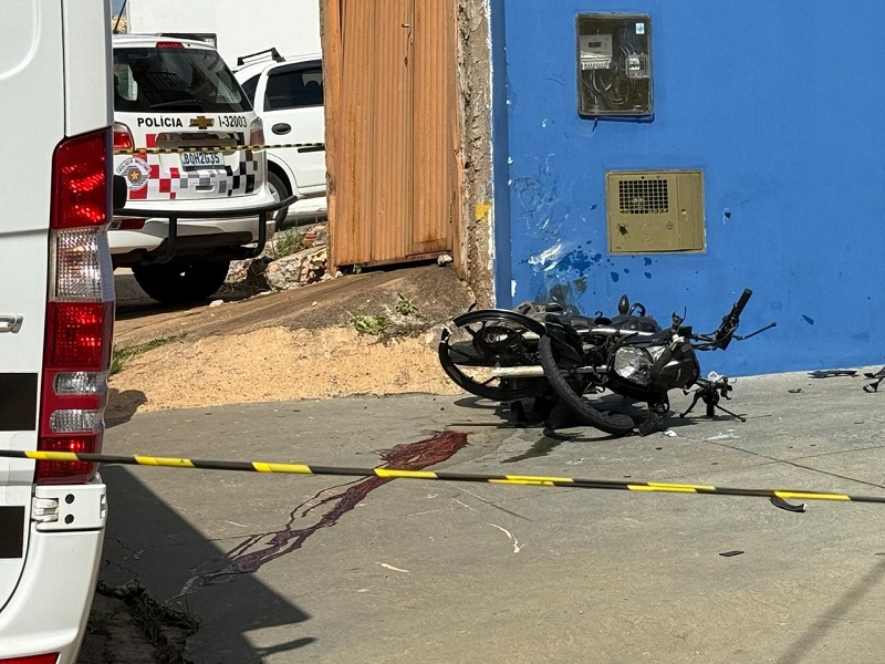 Fuga em alta velocidade termina em grave acidente na Mário de Vitto em Assis
