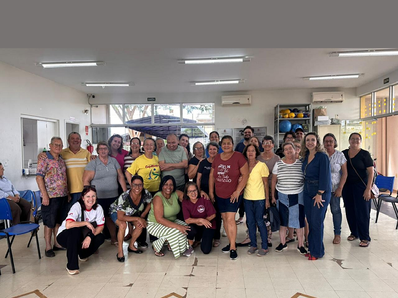 Professora da FEMA ministra palestra sobre uso da tecnologia para pessoas idosas em Assis