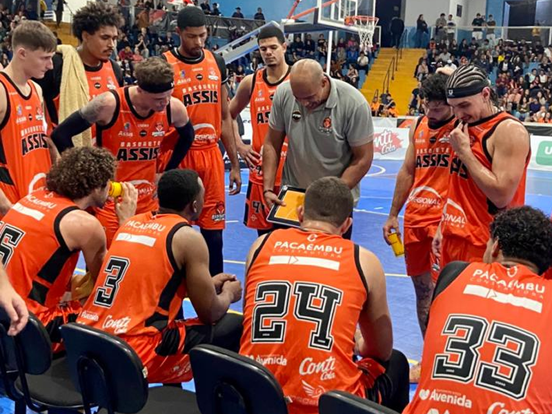 Basquete Assis vence Corinthians por 81 a 64, com Jairão lotado de torcedores