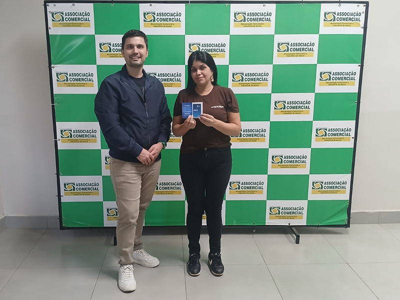 Vendedoras recebem premiação na campanha de Dia das Mães da ACIA