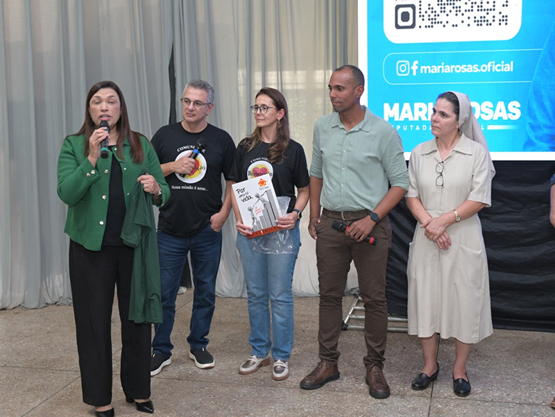 Rodrigo de Souza media diálogo entre instituições e deputada Maria Rosas em encontro regional