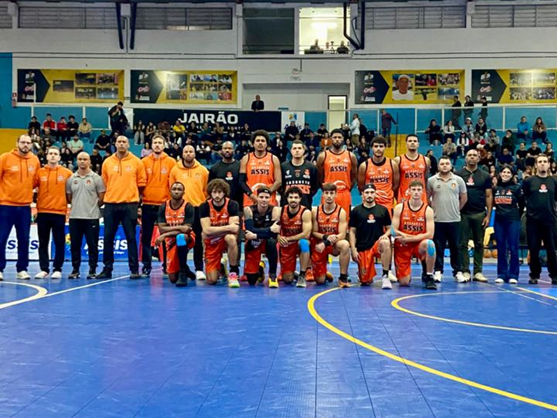 Basquete Assis vence Tatuí e decide vaga na final nesta segunda-feira no Jairão